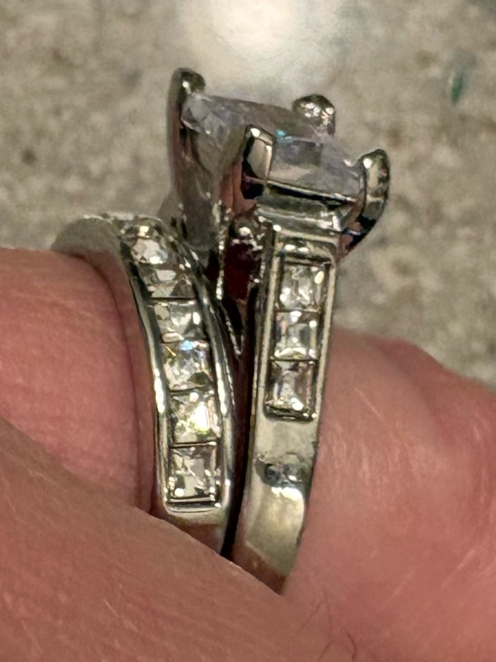 Ring - Picture 2 of 4